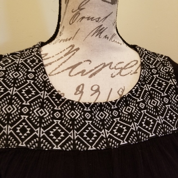 (Donated) Crescent By Stitch Fix Top - Picture 5 of 7